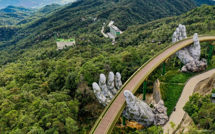 Da Nang Golden Bridge