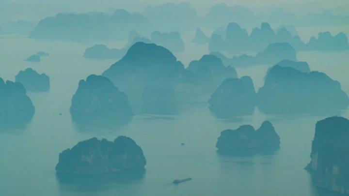 Ha Long Bay Photo Tour