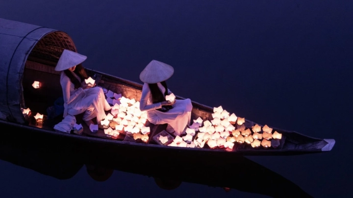 Hue Model On Boat