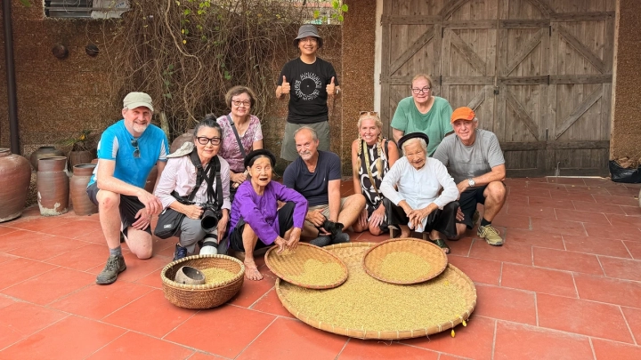 Vietnam Photo Workshop In Duong Lam Village