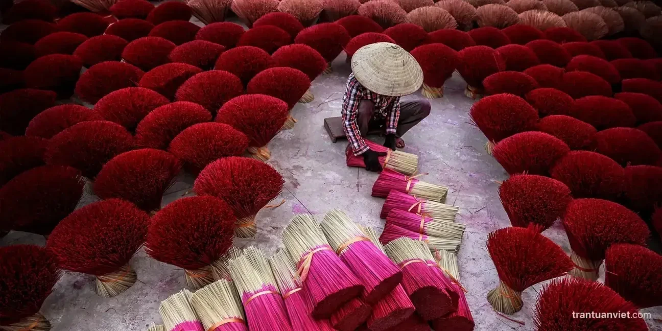 Making Incense Tran Tuan Viet National Geographic